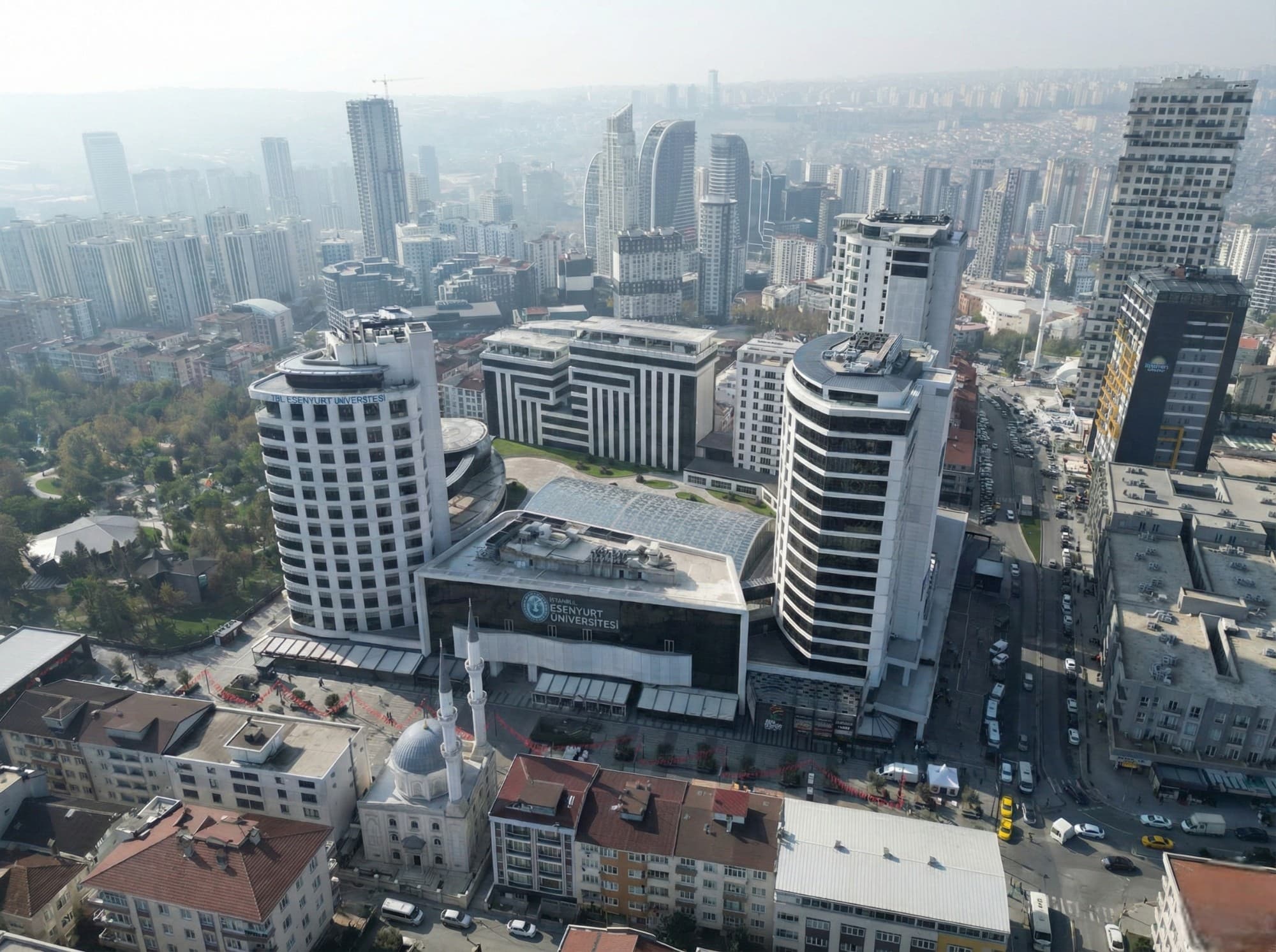 ESENYURT ÜNİVERSİTESİ